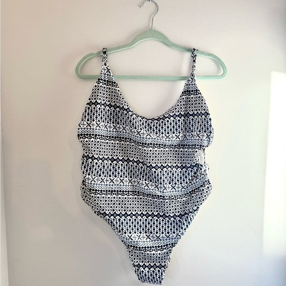 aerie Other - Aerie XXL One Piece Cheeky Voop Swimsuit in Blue & White